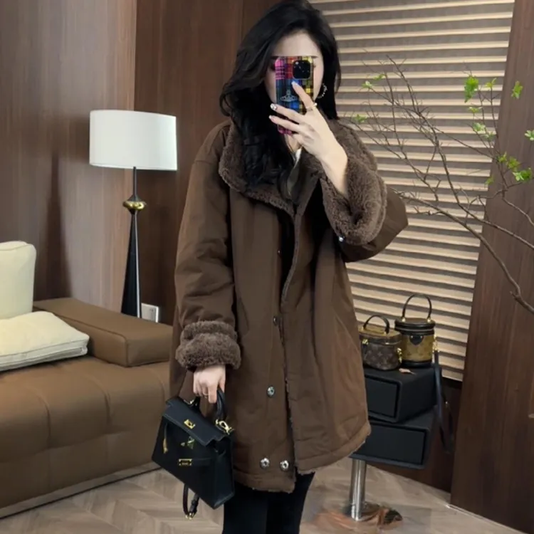 2025秋冬厚外套女中长款宽松加厚保暖机车棉服高级感时尚保暖大衣