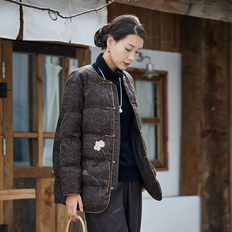 布小匠原创设计桑蚕丝绢纺香云纱绣花外套女新款冬季中式气质棉服