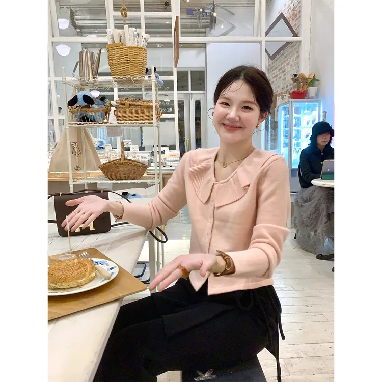 火火火【温柔滤镜】韩系荷叶边温柔风针织开衫M39573HH54