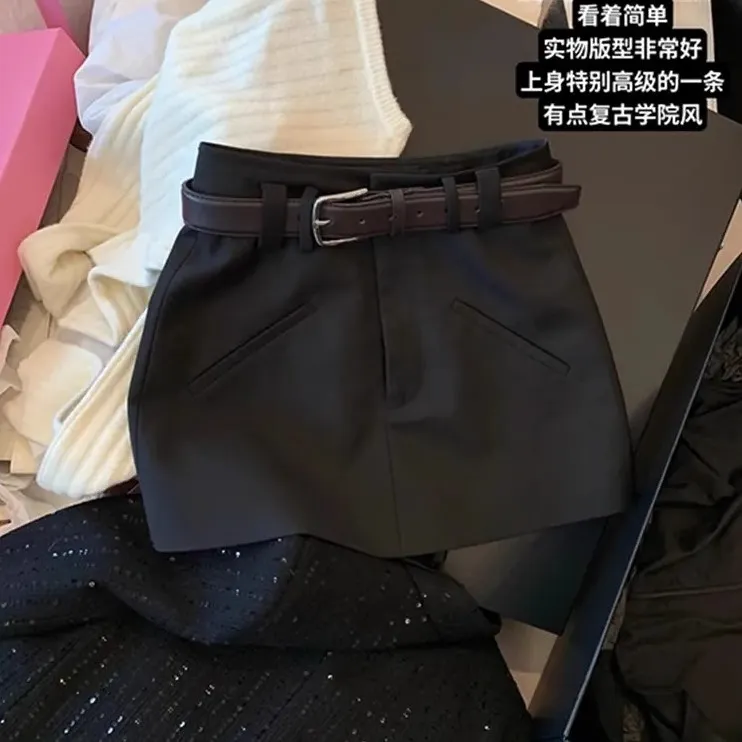 配皮带辣妹黑色半身裙新款高腰显瘦防走光短裙新款a字包臀裙子女
