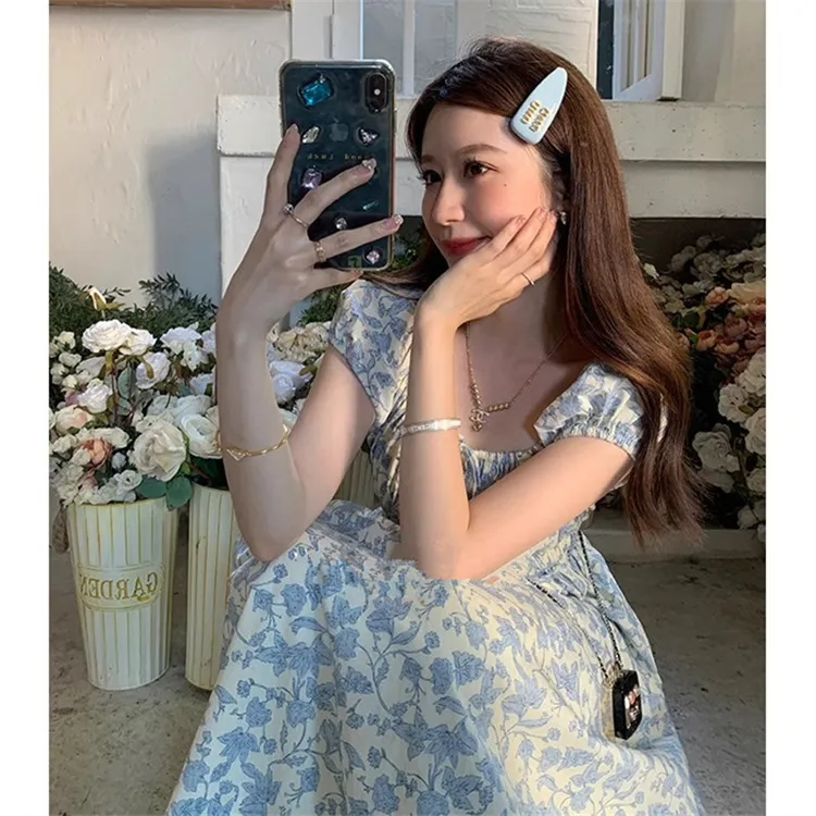 大码女装夏季新款胖mm显瘦碎花连衣裙法式复古收腰温柔风度假长裙