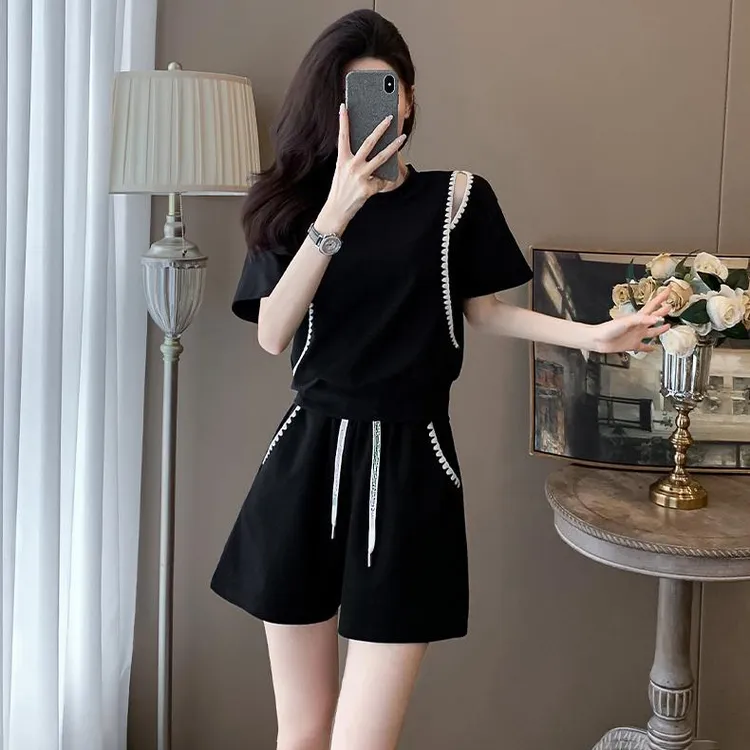 韩版花边领露肩短袖短裤两件套女2025夏季新款小个子时尚减龄套装