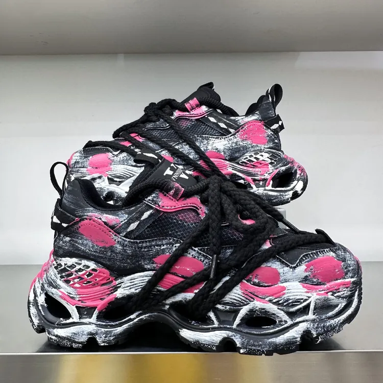 2025秋季新款时尚休闲鞋老爹鞋高帮黑色厚底运动鞋跑鞋明星同款