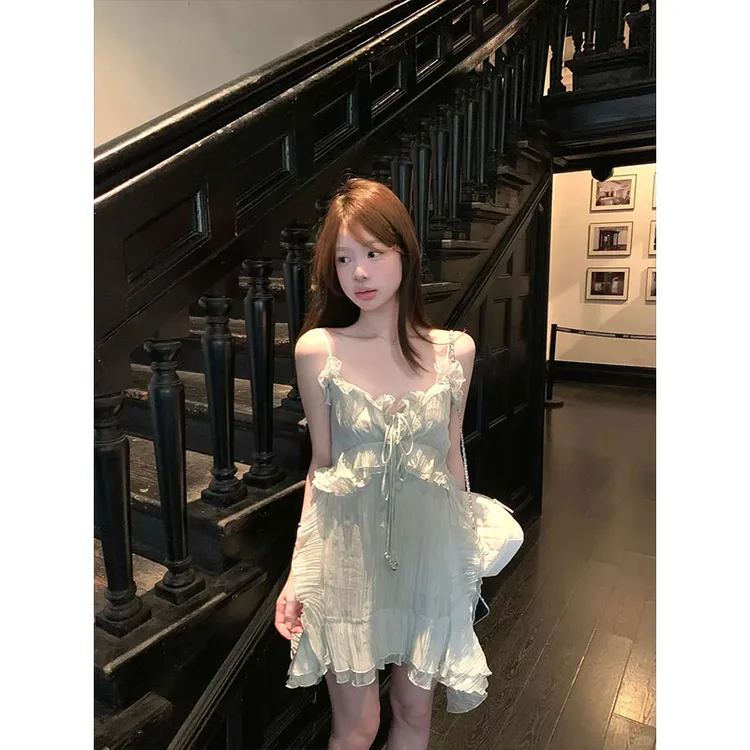 2025夏季新款甜美少女荷叶边绑带吊带连衣裙纯欲小个子显瘦公主裙