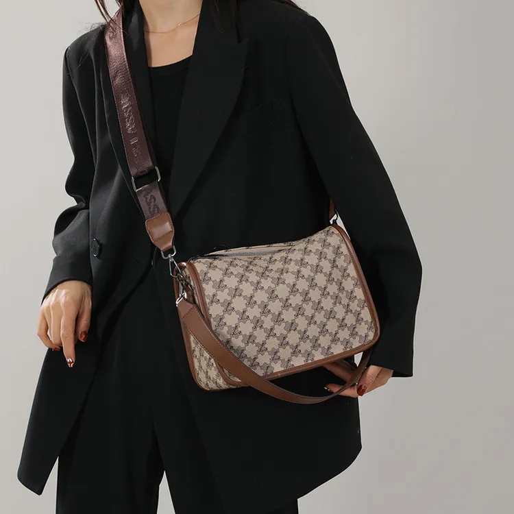 【新疆包邮】印花波士顿包大容量腋下单肩枕头包时尚百搭斜挎包