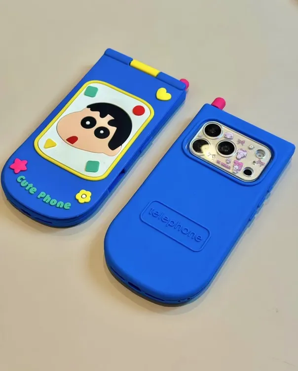 蜡笔小新翻盖大哥大适用iPhone17Promax草莓熊16手机壳15kt猫1413