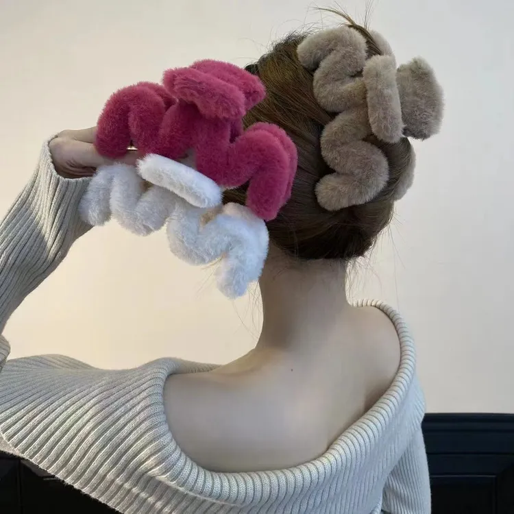 美拉德秋冬毛毛波浪抓夹大号女后脑勺毛绒发夹夹子头饰鲨鱼夹网红