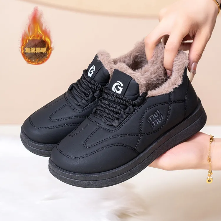 冬季新款加绒加厚保暖老北京妈妈棉鞋女厚底轻便软底防滑雪地棉靴