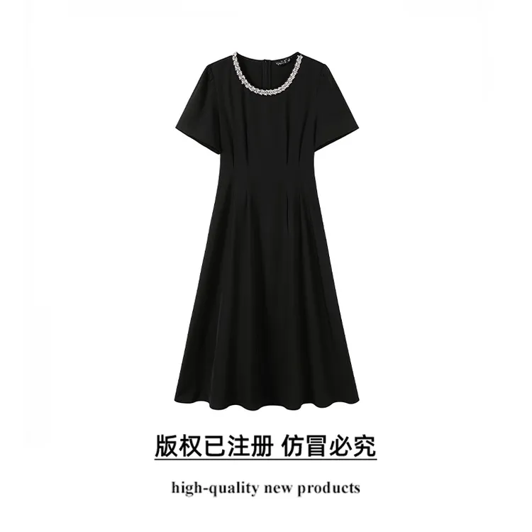 奢姿大码女装2025夏季时尚减龄圆领裙子胖妹妹气质钉珠装饰连衣裙