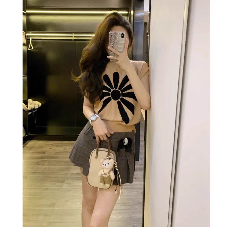 【现货】Leathercat针织短袖t恤女夏薄款气质显瘦夏日漂亮小上衣