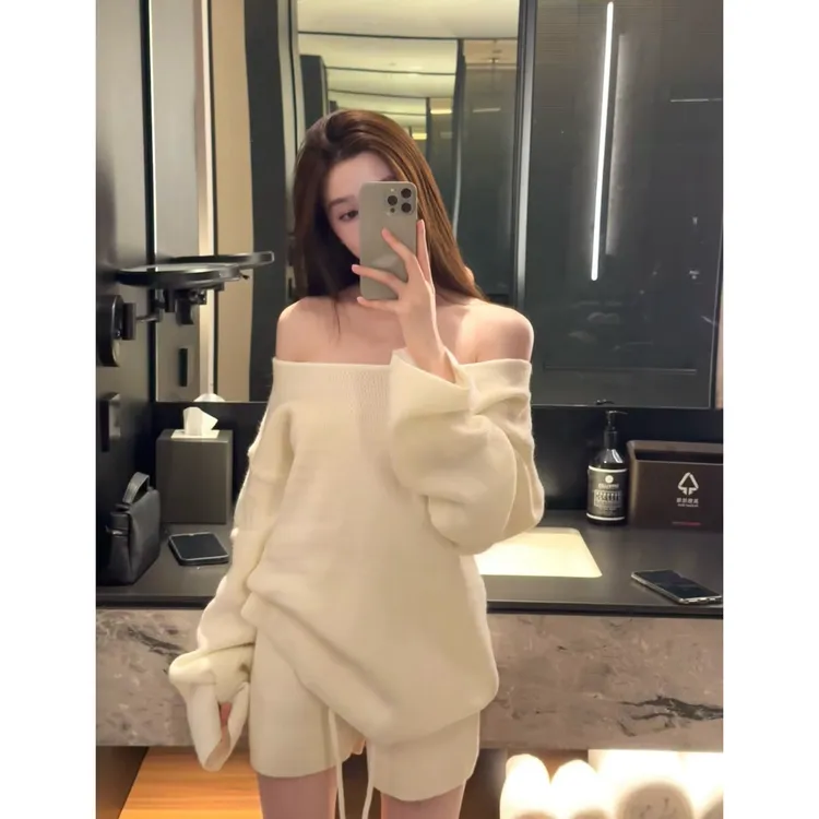 喵喵 秋季慵懒风一字肩针织长袖上衣搭配短裤套装女 A75