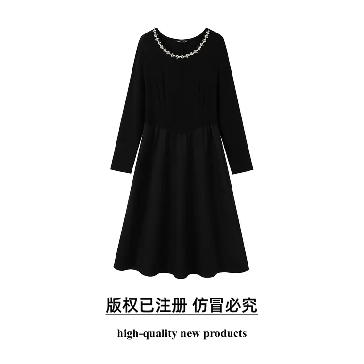 奢姿胖妹妹2025冬季大码优雅气质镶钻圆领中长款连衣裙女遮肉裙子