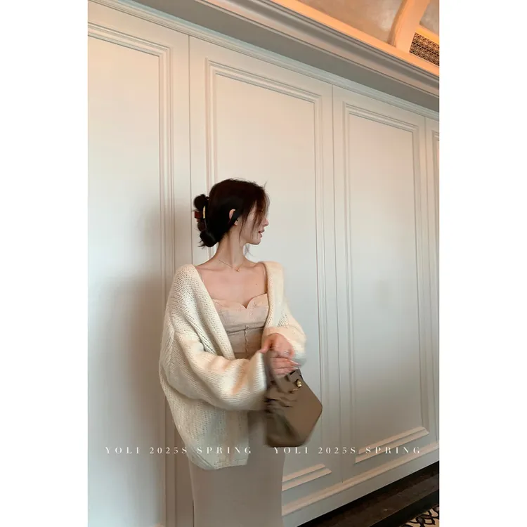 YOLI 张宥利 “慵懒美学”毛织开衫
