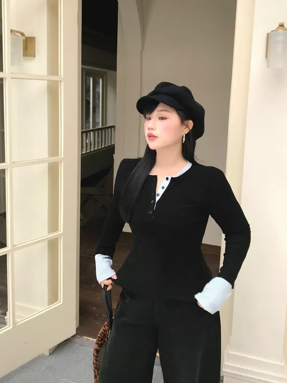 月半鱼【雾蓝柏林】复古撞色长袖针织衫女冬季大码显瘦内搭打底衫