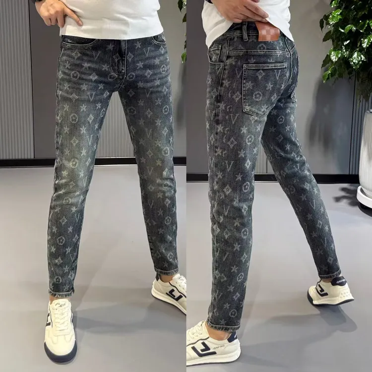 秋季2025新款男士牛仔裤弹力显瘦小脚裤长裤个性百搭印花裤子潮流