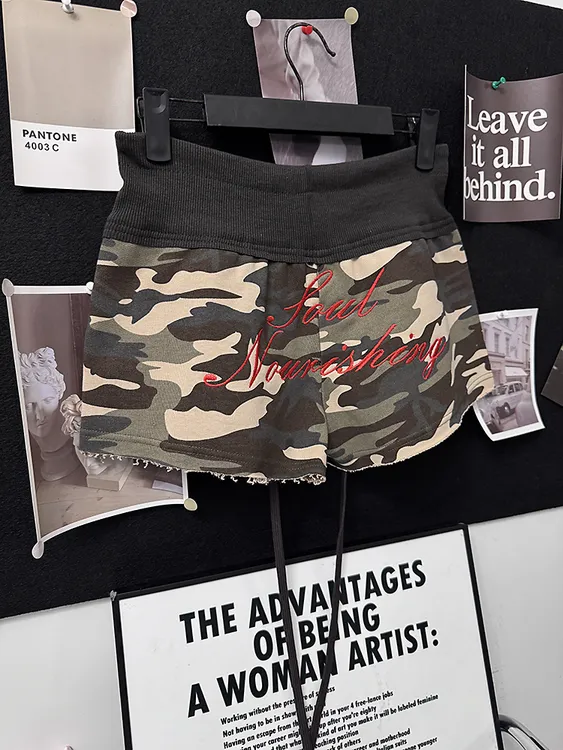 夏季美式辣妹时髦刺绣迷彩热裤松紧腰显瘦弹力百搭休闲短裤女