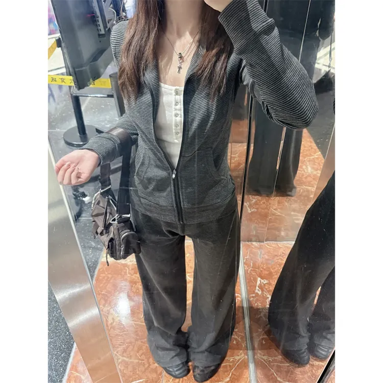 灰色条纹修身外套短款女运动瑜伽服早秋冬季正肩卫衣韩系穿搭套装