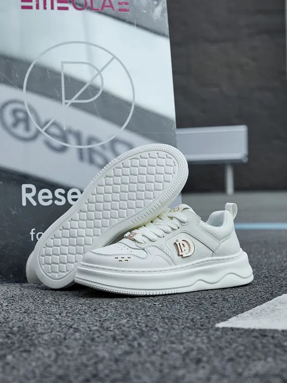 男士百搭秋冬季潮鞋厚底运动鞋板鞋时尚休闲鞋加宽加大不挤脚软底