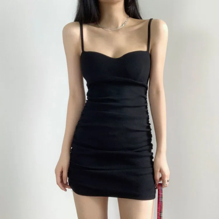 街头风欧美风修身黑色吊带连衣裙夏季内搭外穿露肩锁骨显瘦褶皱包