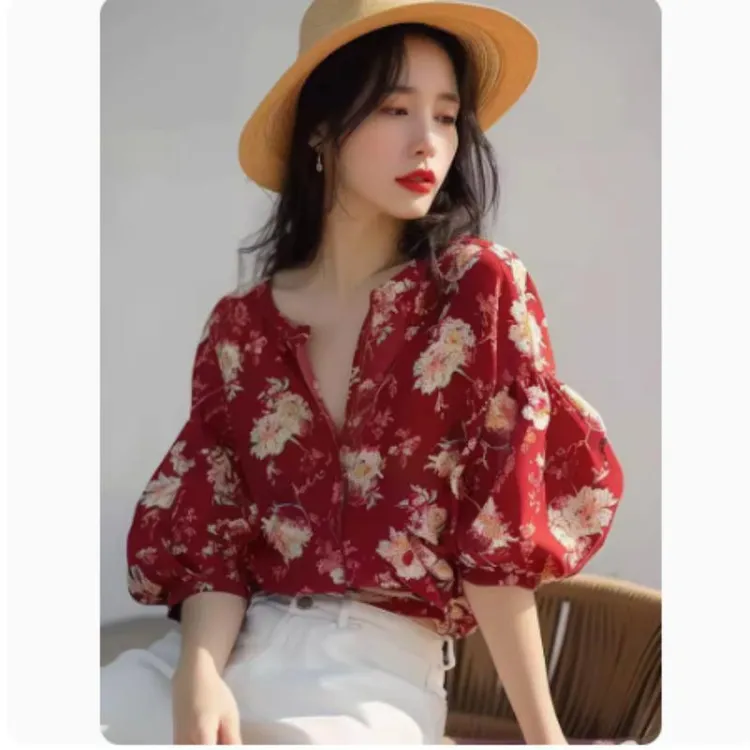 法式复古超好看碎花V领港风衬衫女夏季新款时尚别致减龄小众衬衣
