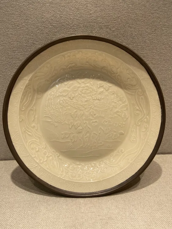 定瓷包口刻画赏盘