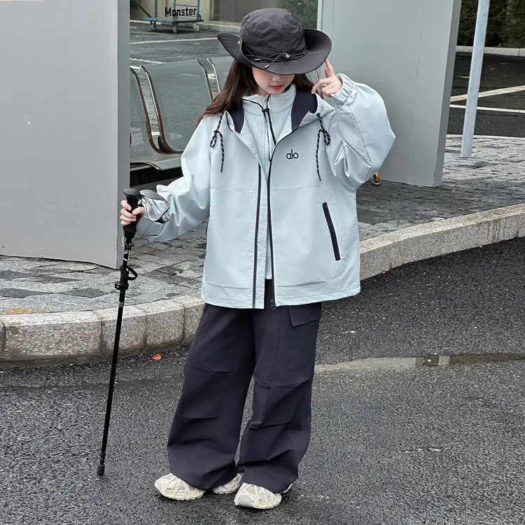 女童外套2025新款儿童秋冬装冲锋衣中大童女孩洋气休闲宽松上衣潮
