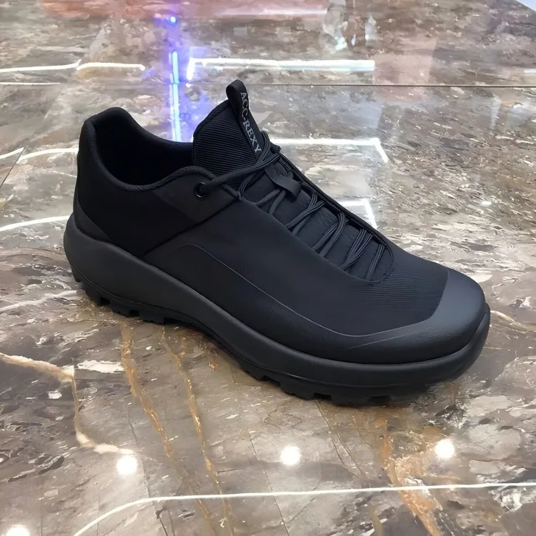 鞋子2025夏季新款休闲运动鞋软底男士轻便透气网面户外舒适健步鞋