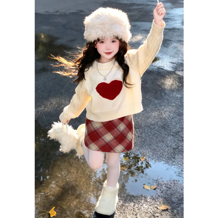 女童圣诞服套装25冬款爱心软糯毛衣红色格纹半裙新年战袍宝宝衣服