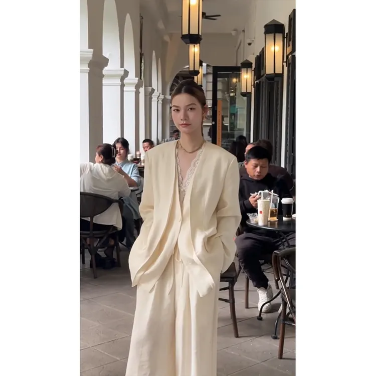 韩系高级感内搭蕾丝背心上衣宽松长袖西装外套高腰直筒休闲阔腿裤