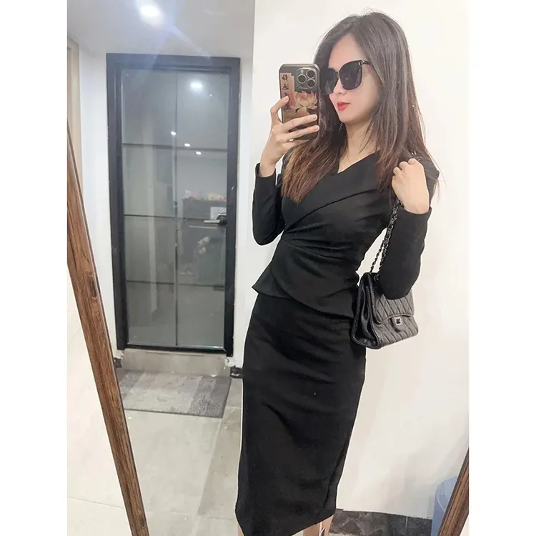 A673高档黑色长袖连衣裙2025秋装新款遮肚显瘦修身包臀连衣裙