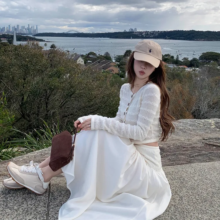 早秋气质修身显瘦短款露腰上衣女针织衫半身裙高级感时尚套装  