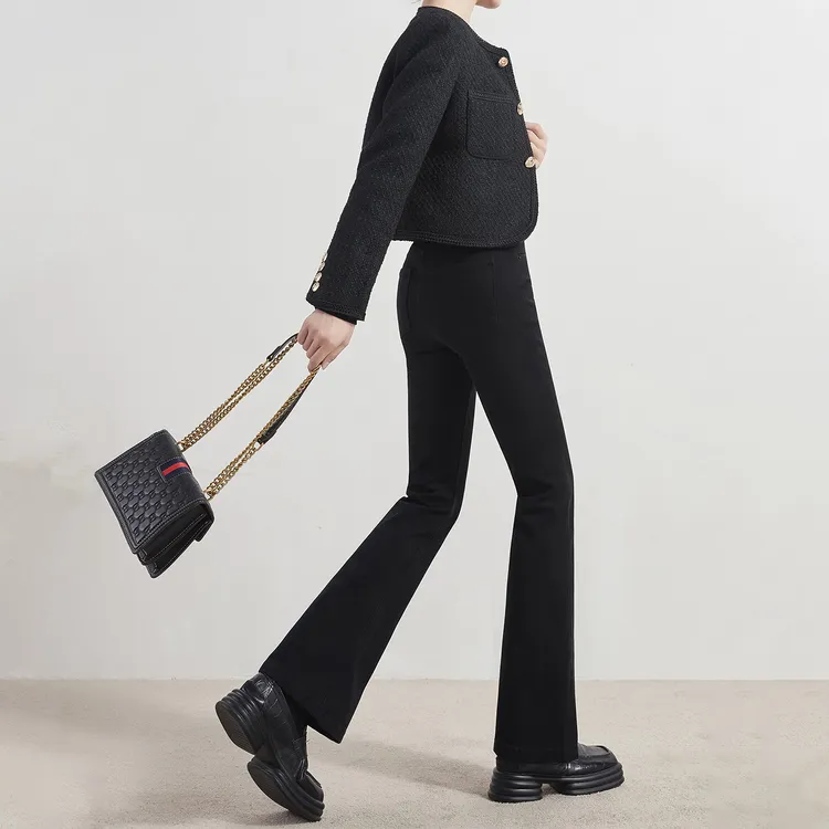 大码黑色冬季遮胯显瘦牛仔裤女梨形身材高腰弹力百搭加绒微喇裤子