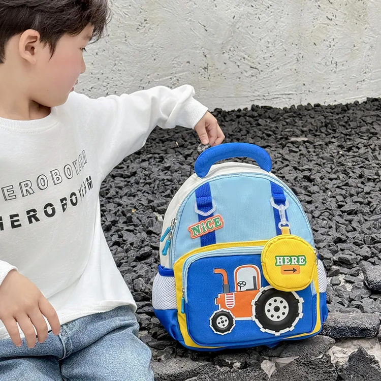 新款卡通拖拉机书包幼儿园男入园双肩包超轻便儿童包小中班背包女