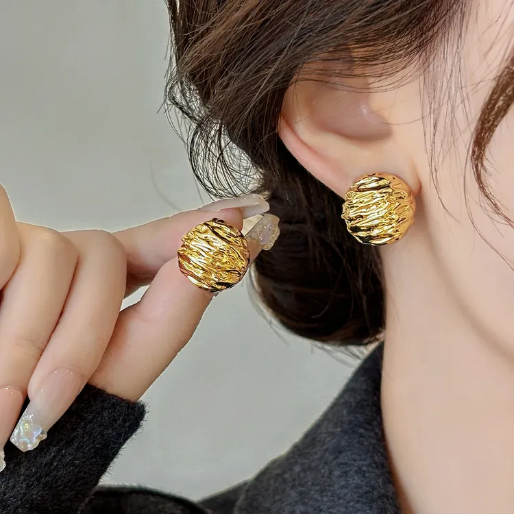铜合金耳饰 简约复古小众设计核桃纹路金属耳钉女轻奢高级感耳饰