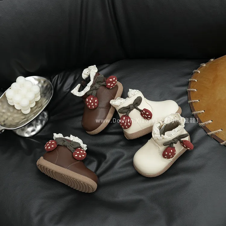 宝宝靴子女宝秋季新款婴儿软底鞋子男宝学步鞋一岁女小童短靴皮靴