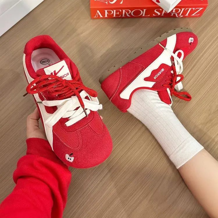 回力防滑板鞋透气厚底学生夏季女鞋学院风运动时尚配裙子休闲鞋子