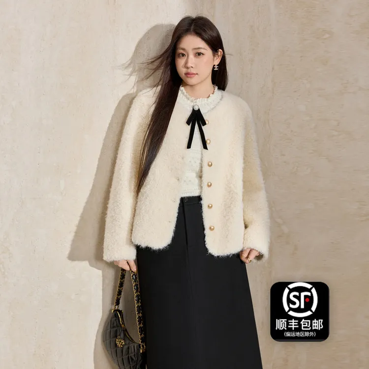 蓝语大码服饰【变美穿搭】圈圈毛小香风短外套冬季新款保暖圆领上衣