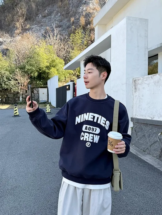 字母印花圆领卫衣男生秋冬2025新款套头上衣休闲宽松百搭简约外套