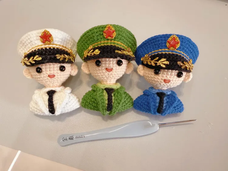 军旅娃娃玩偶手工钩织海陆空娃娃钥匙扣兵哥哥礼物建军节男朋友