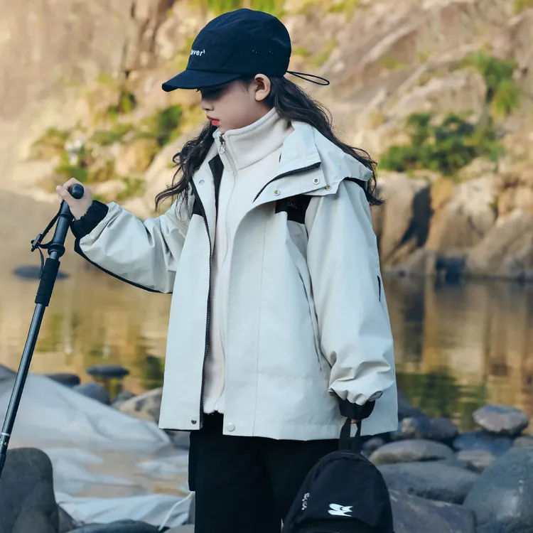 波司登联名休兽官方儿童冲锋衣女童外套软壳三合一防风防水中大童