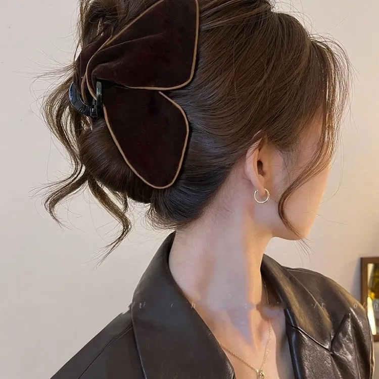 复古丝绒三角抓夹女高级感2025新款发夹鲨鱼夹大号后脑勺盘发头饰