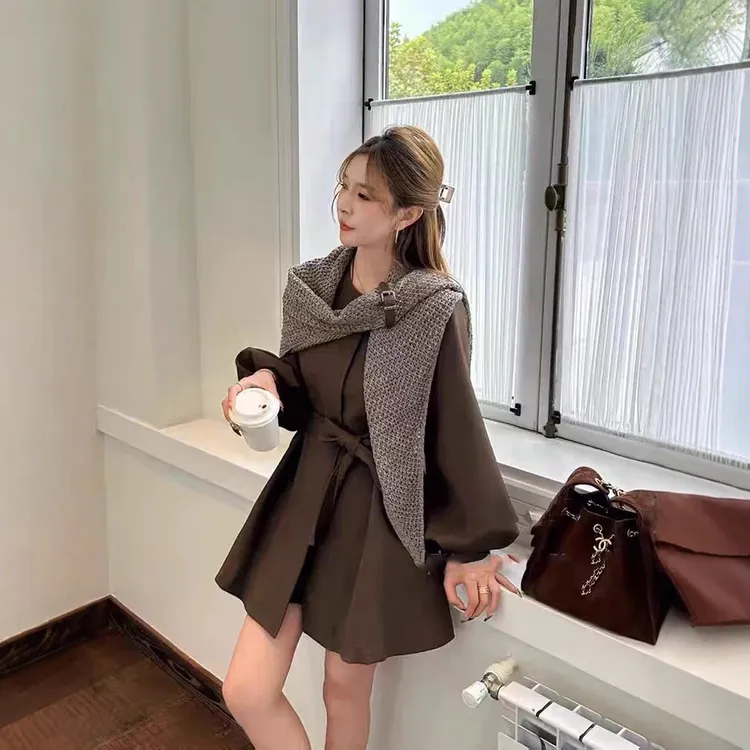 韩版收腰显瘦针织女风衣秋季潮百搭大衣欧洲站系腰带2025披肩新款