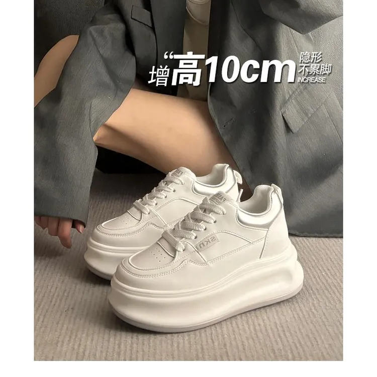 内增高女鞋2025新款厚底百搭休闲运动鞋板鞋搭配裙子穿的鞋子显高
