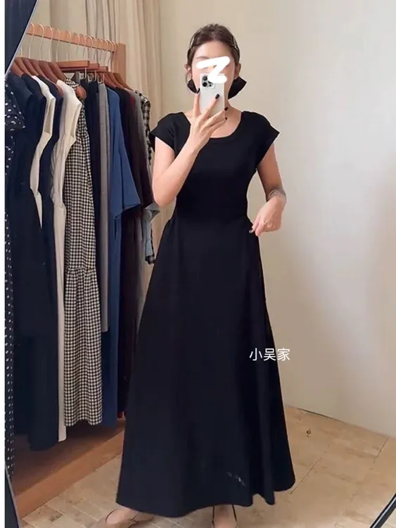 「小吴家」2025夏穿搭设计感时尚简单大方小个子显瘦黑色连衣裙女
