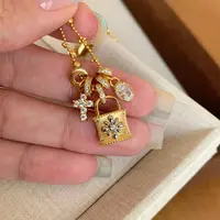 铜合金项链 十字架锁扣项链轻奢唯美