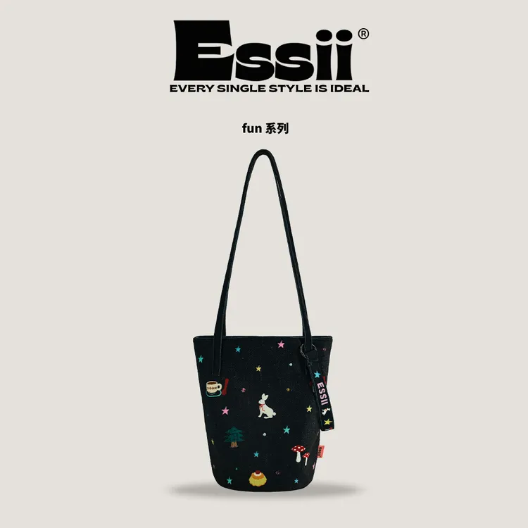 完美款款童话镇插画新款印花百搭时尚单肩斜挎加长水桶帆布包女款