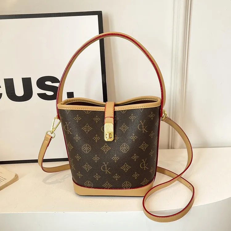 香港正品手提小包包女2025新款高级质感爆款水桶包百搭单肩斜挎包