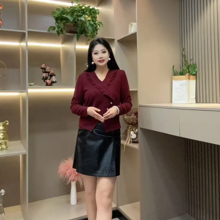 秋季打底衫-勾 2539时尚木耳边设计纽扣开叉款胖MM大码女装新款
