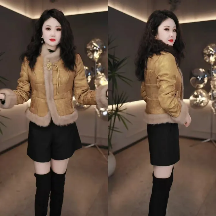 【外套】提花精纺冬季加厚复古提花贵气盘扣显瘦毛毛领保暖棉外套