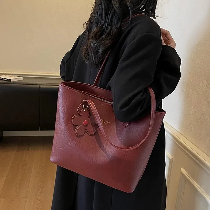 大容量有隔层红色秋冬新娘结婚包女2025新款单肩通勤包婚包托特包